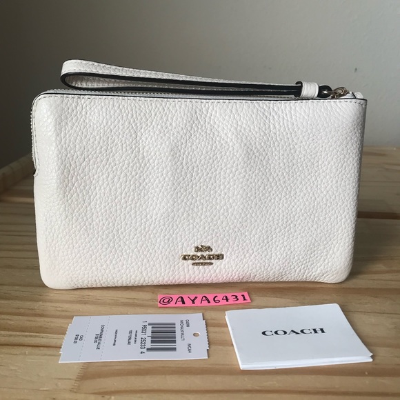 Coach X Peanuts large wristlet🎈🎈 - Picture 2 of 8